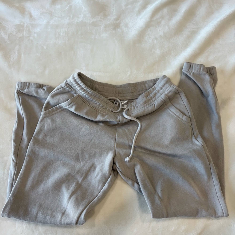 H&M Gray Ankle Cropped Sweatpants